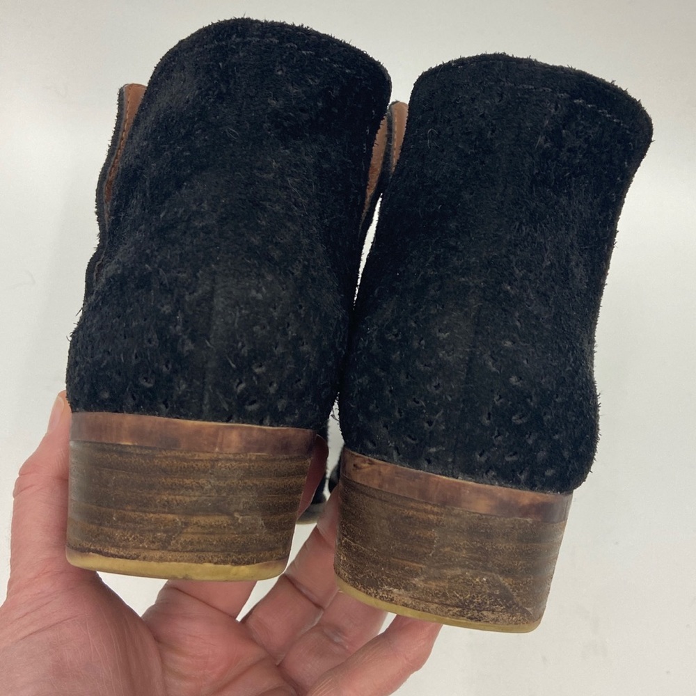 LUCKY Braylie Perforated Black Suede Booties 9 - Picture 7 of 8